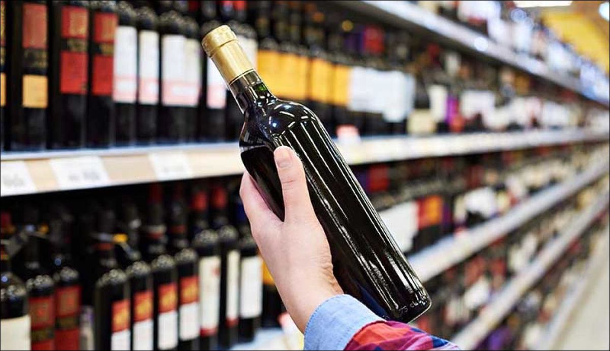 Les bouteilles étaient achetées à bas prix au supermarché.