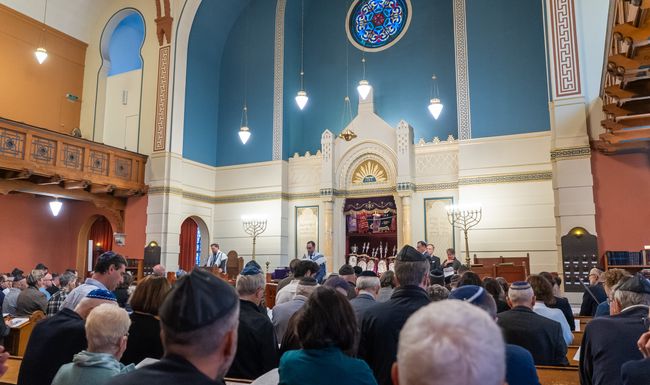 Die Schweizer Parteien setzen ein gemeinsames Zeichen gegen Antisemitismus.