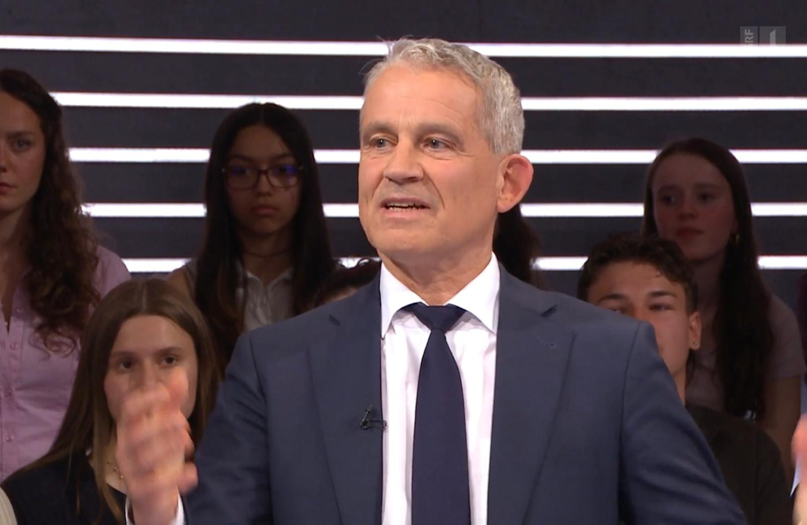 «Arena» zur 10-Millionen-Initiative: Und dann kontert Jans: «Ich tingle durchs Land, damit Ihre Mutter auch in Zukunft gepflegt wird»