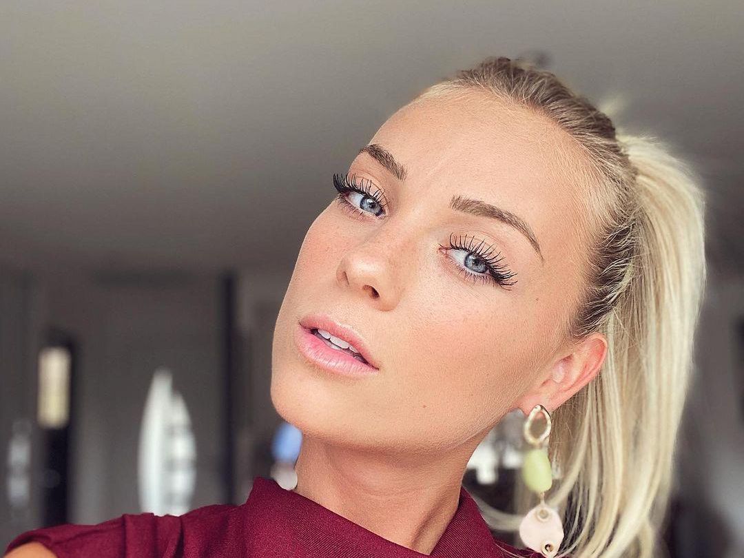 Charlotte Des Marseillais En Couple Charlotte («Les Marseillais»): «Détruite» par le concours Miss France - 20  minutes