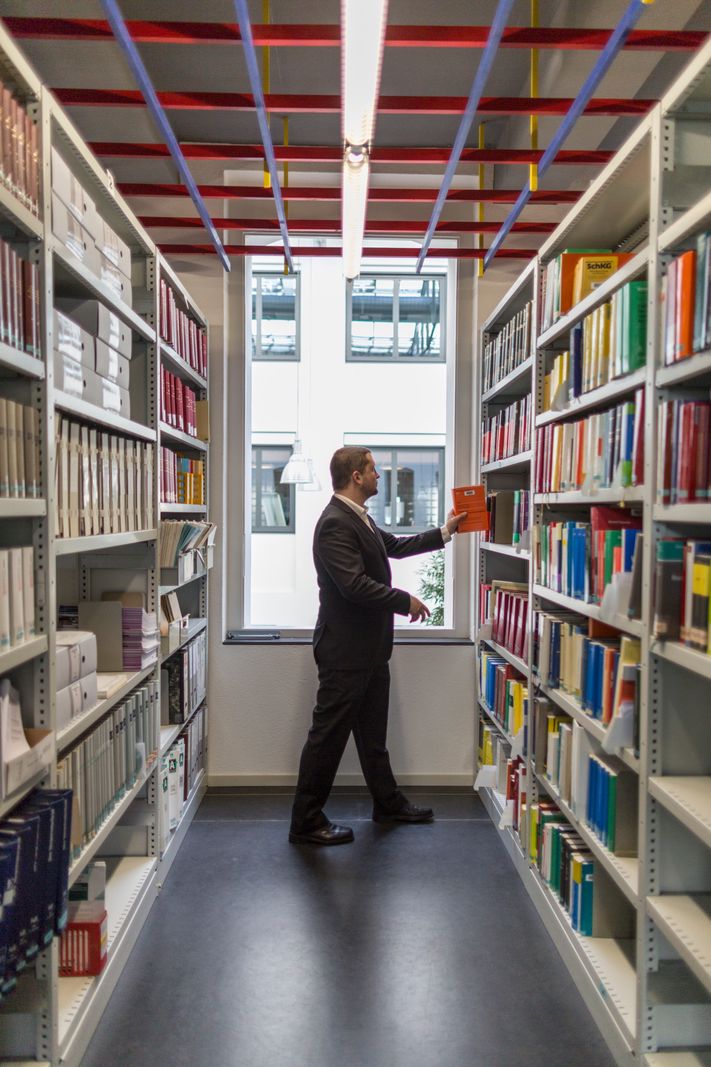 L’intérieur de l’Administration fédérale des contributions.