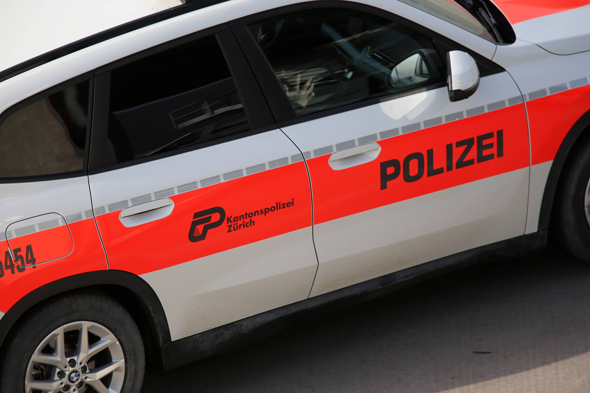 Zeugenaufruf: 21-Jähriger nach Auseinandersetzung im Kreis 5 schwer verletzt