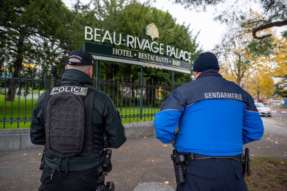 Lausanne, le 16 NOVEMBRE 2023,  Arrivée du chef d'Etat français Emmanuel Macron au Beau-Rivage Palace.  ©Florian Cella/24H