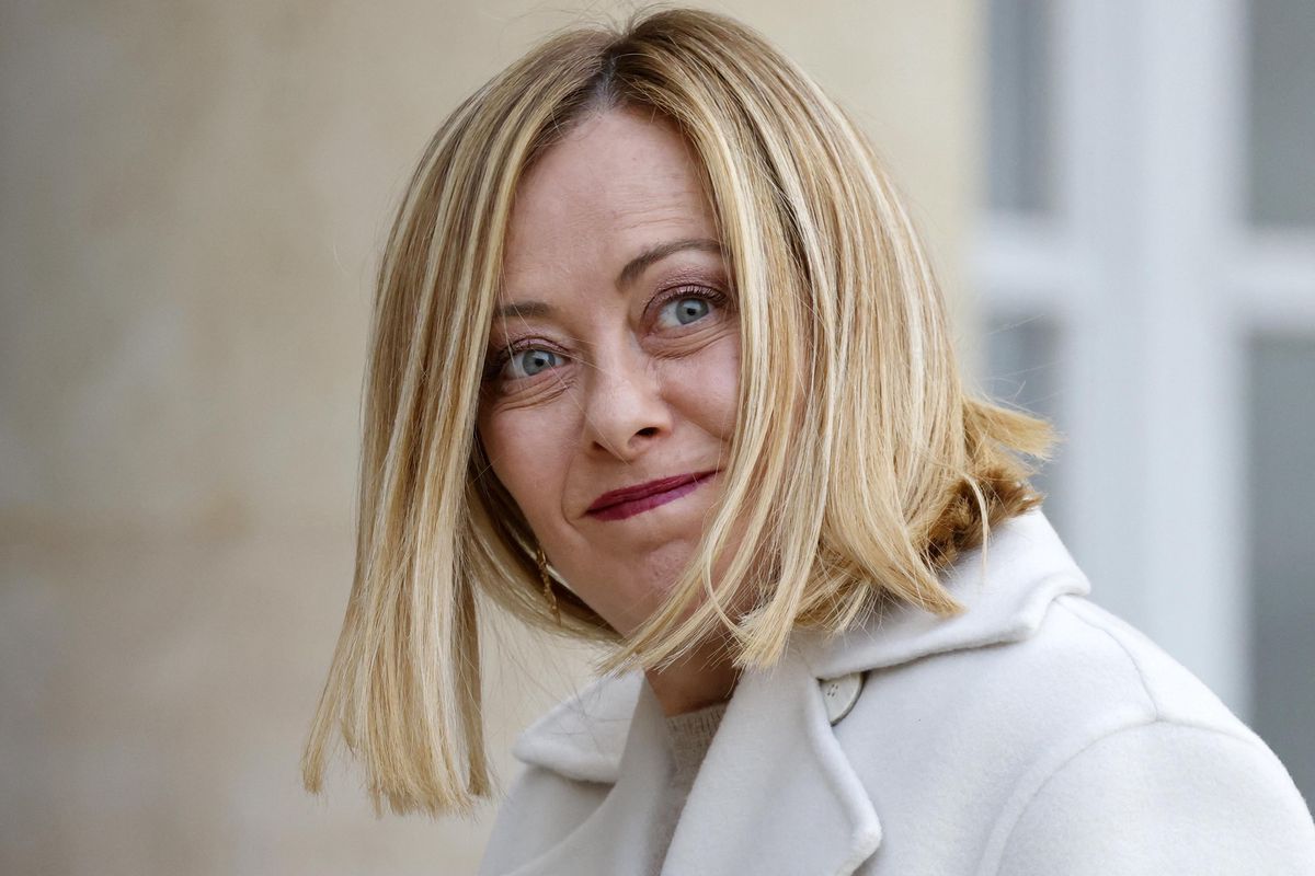 La Première ministre italienne Giorgia Meloni arrive au sommet informel des dirigeants européens à Paris, Palais de l’Élysée, le 17 février 2025, pour discuter de la situation en Ukraine et de la sécurité européenne. Photo de Ludovic Marin / AFP.