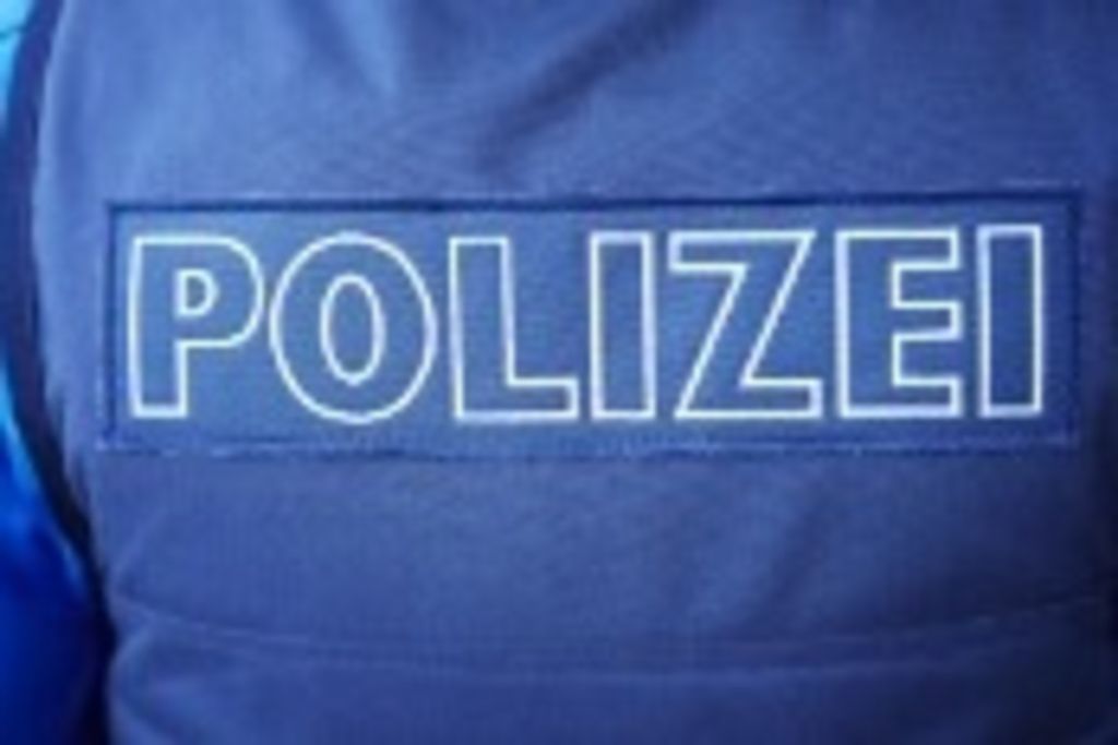 Bagarre entre individus cagoulés et fans grecs