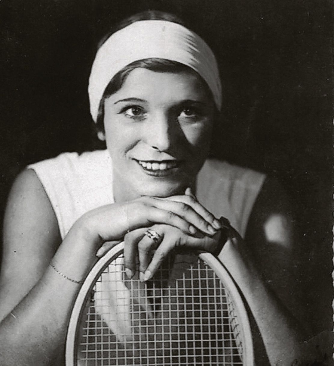 Lolette Payot shone throughout Europe and continued to teach tennis until old age.
