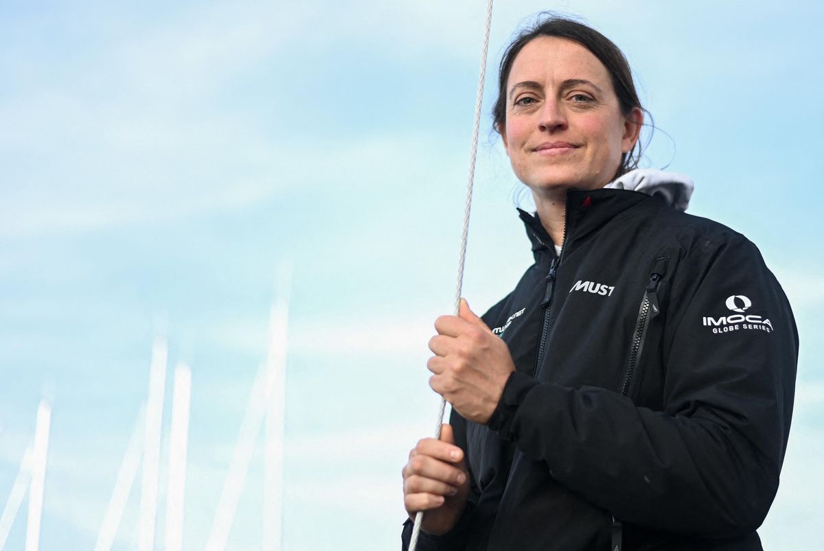 Justine Mettraux sur son monocoque Imoca ’Teamwork-Team Snef’ avant le Vendée Globe 2024 à Les Sables-d’Olonne, France.