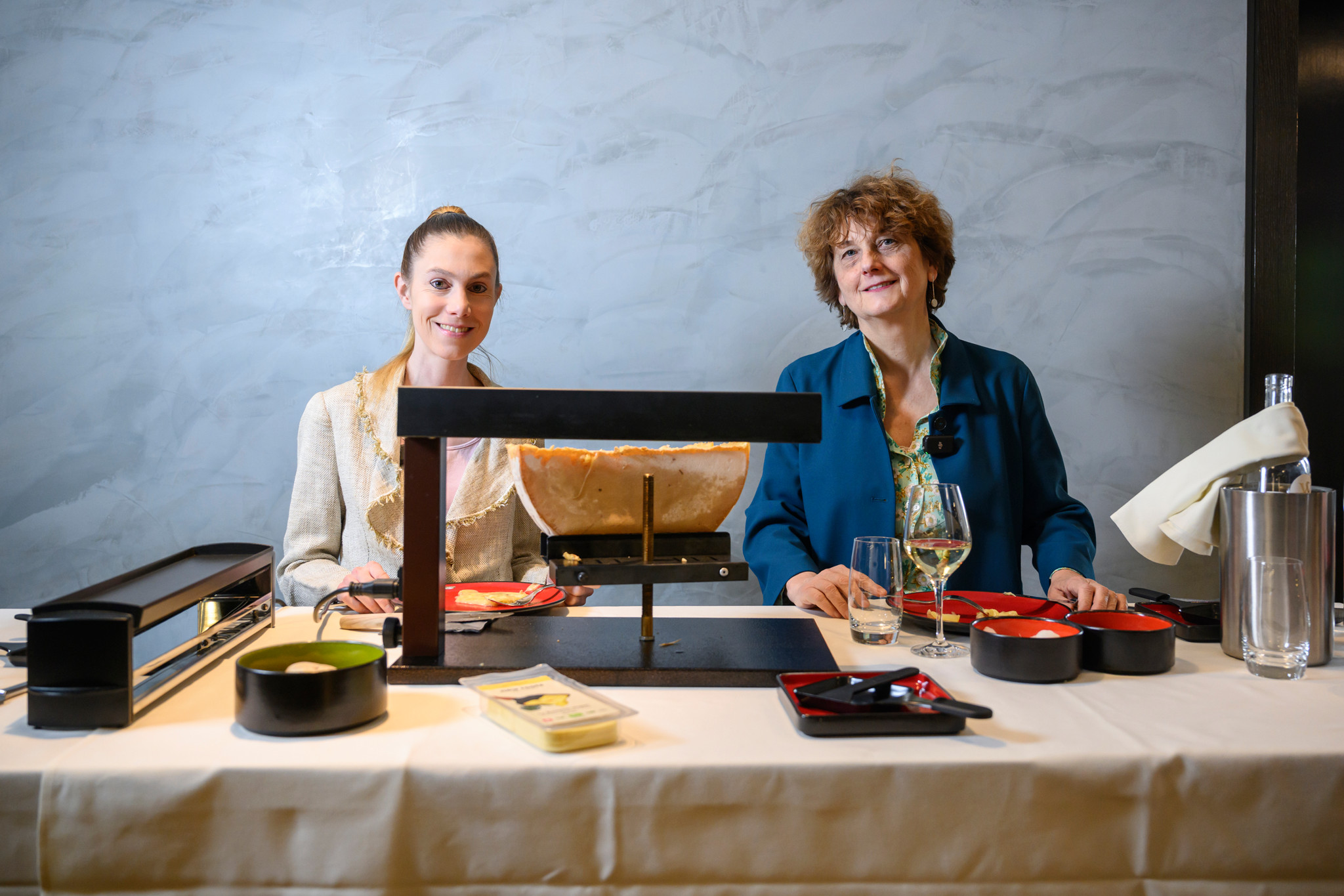 Raclette: Walliser Tradition trifft auf vegane Alternative Raclette: Walliser Tradition trifft auf vegane Alternative