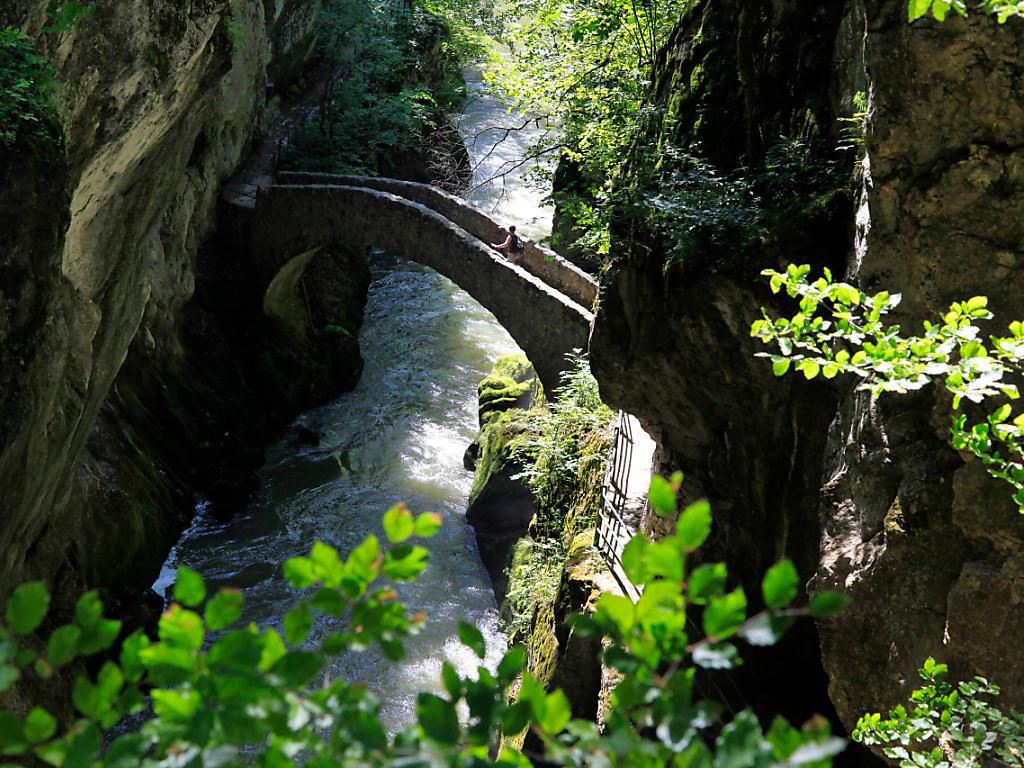 La victime a fait une chute mortelle de 30 mètres dans les gorges de l’Areuse. (Photo d’illustration)