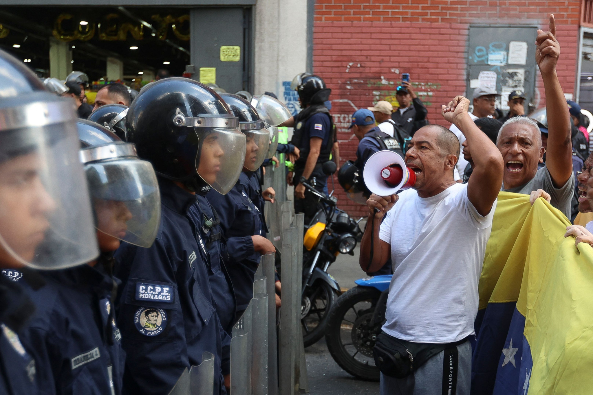 Venezuela postpones vote on amnesty