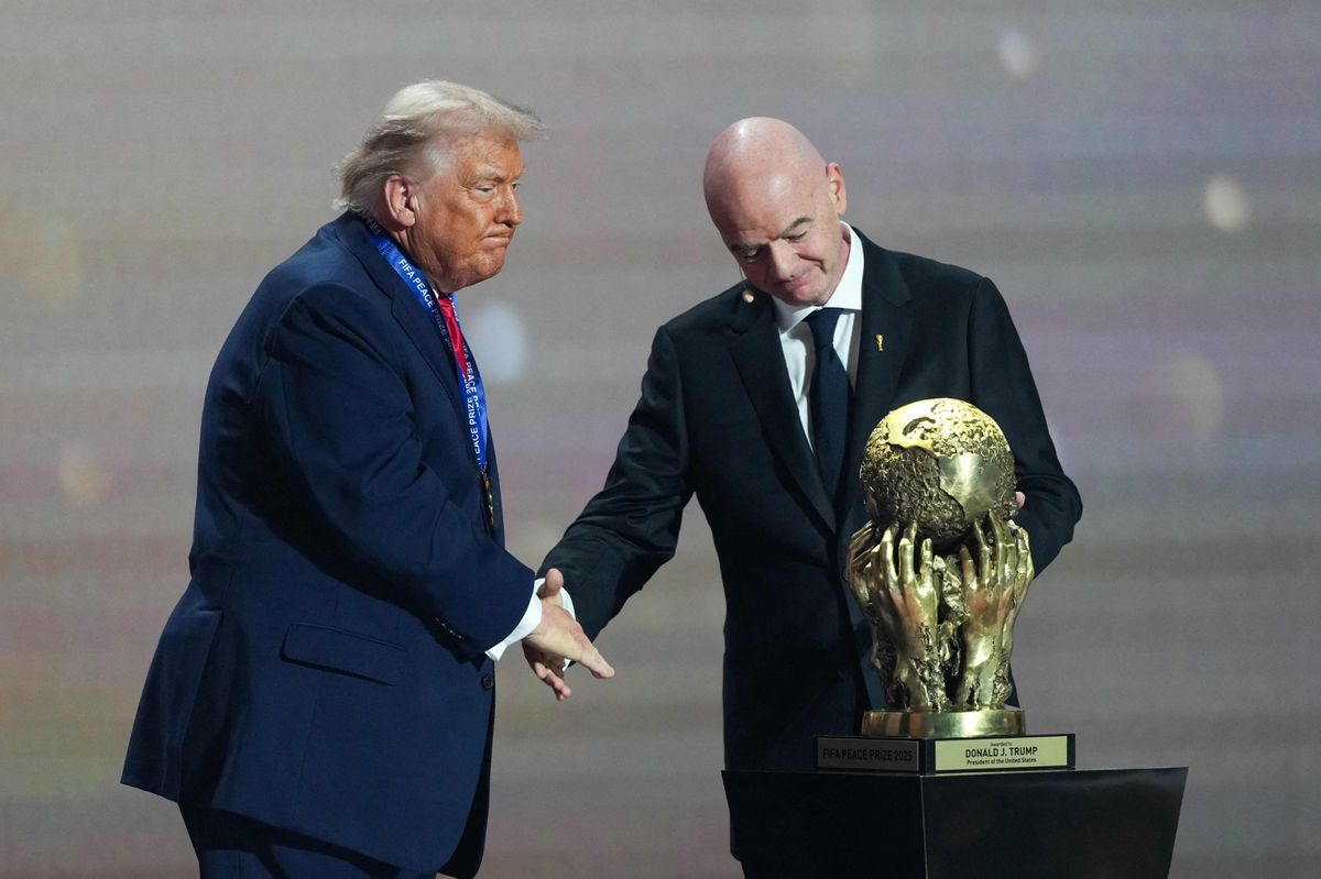 Gianni Infantino: Vernichtende Kritik nach FIFA-Friedenspreis für Trump