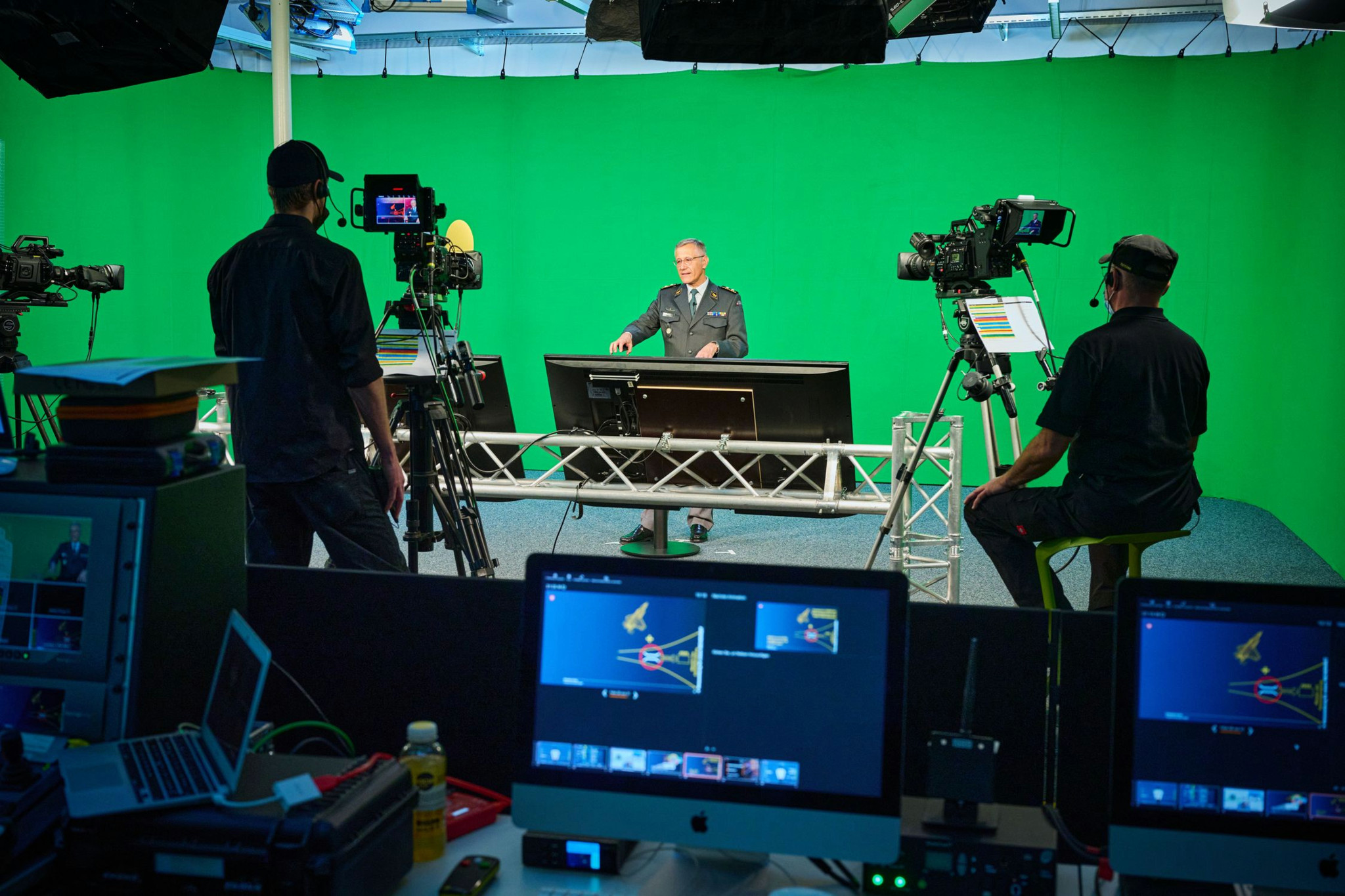 Das Sparwunder von Bern: Bund gibt plötzlich 10 Millionen Franken weniger für Öffentlichkeits­arbeit aus – wie ist das möglich?