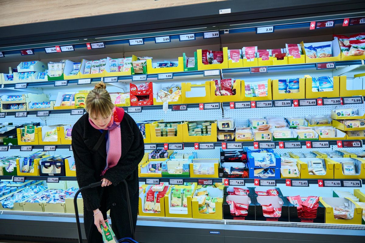 Woman shopping in a supermarket.