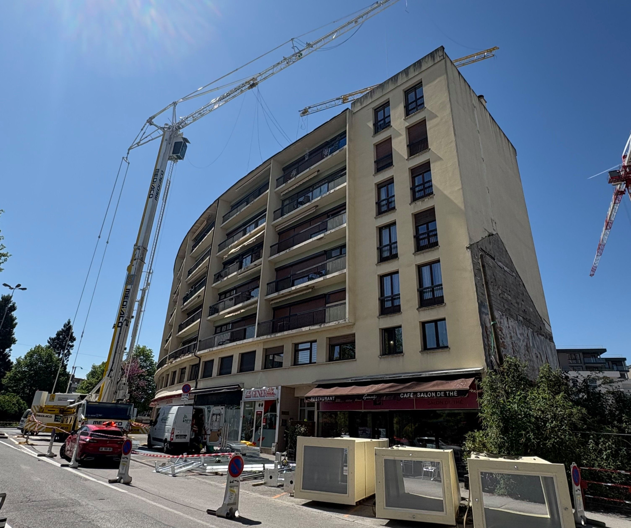 Accident en France voisine: Deux grues s’entrechoquent et provoquent l’évacuation d’un immeuble