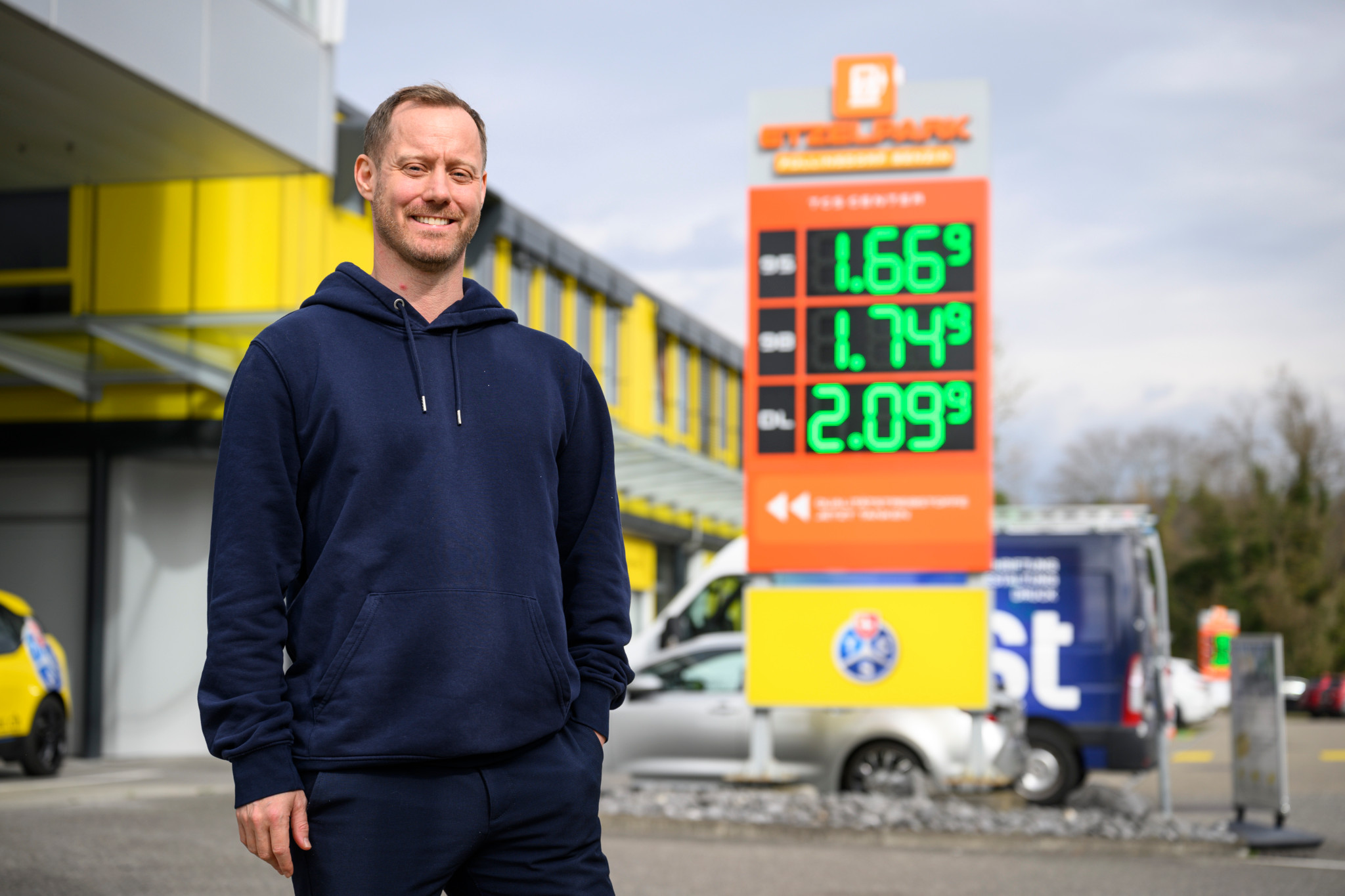 Günstiges Benzin in der Schweiz: Er mischt die Tankstellen-Branche auf – und wird von Autofahrenden gefeiert