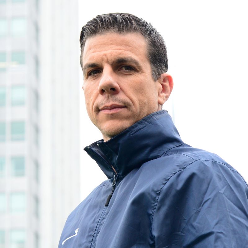 FC Winterthur Trainer Bruno Berner vor einem Hochhaus in Winterthur.