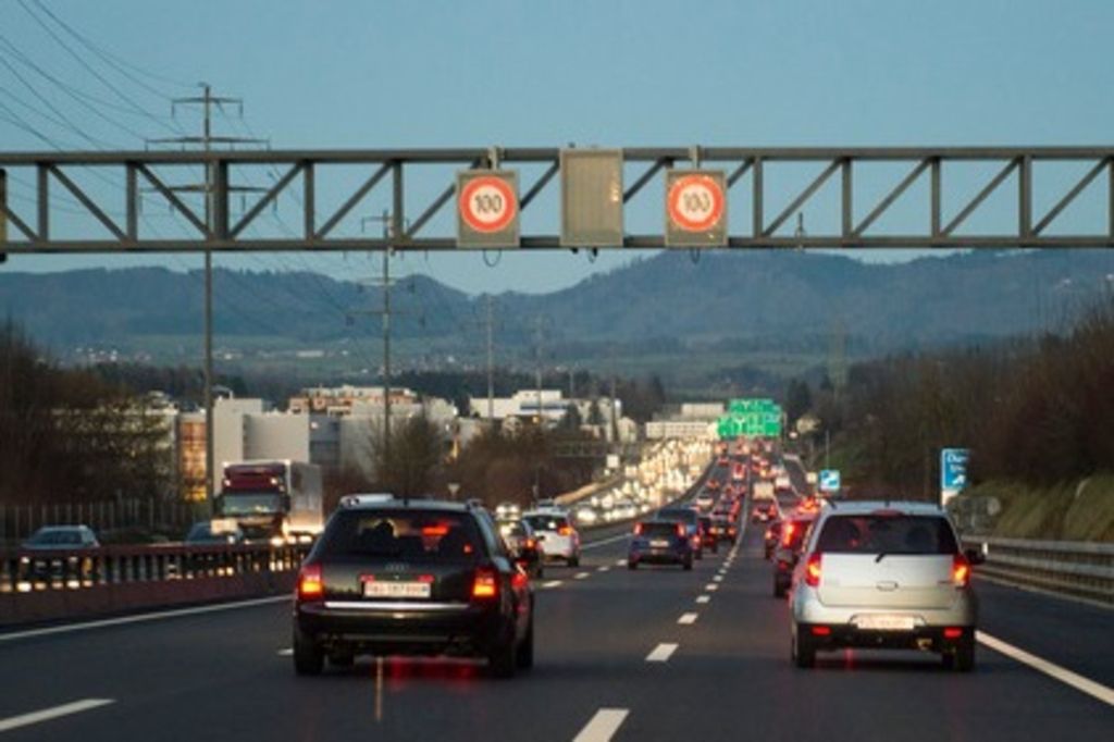 A bicyclette sur l'autoroute