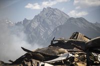 Feu partiellement maitrisé, le site reste «sous surveillance»