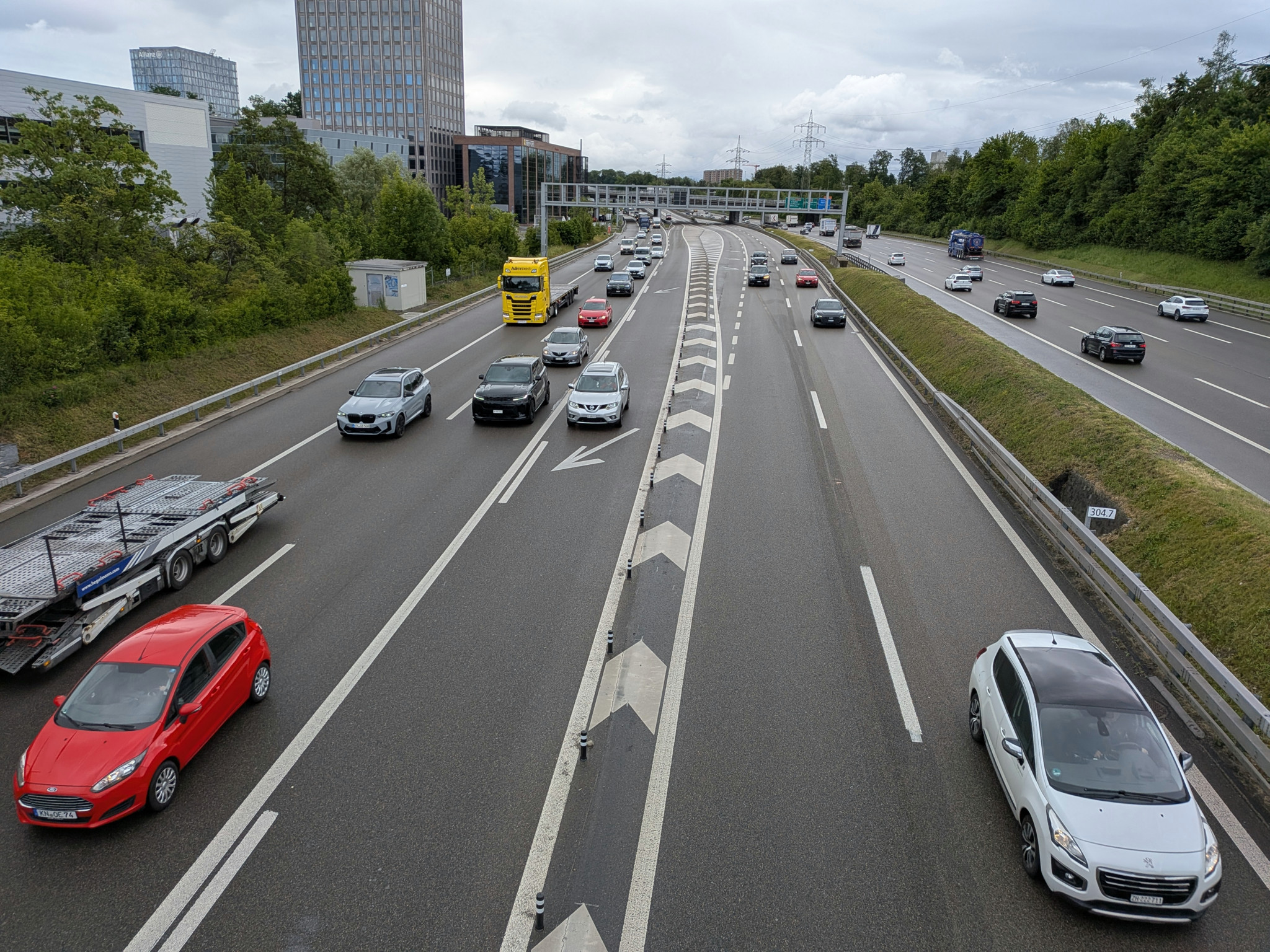 A1 bei Wallisellen: Drängler kracht auf Autobahn i