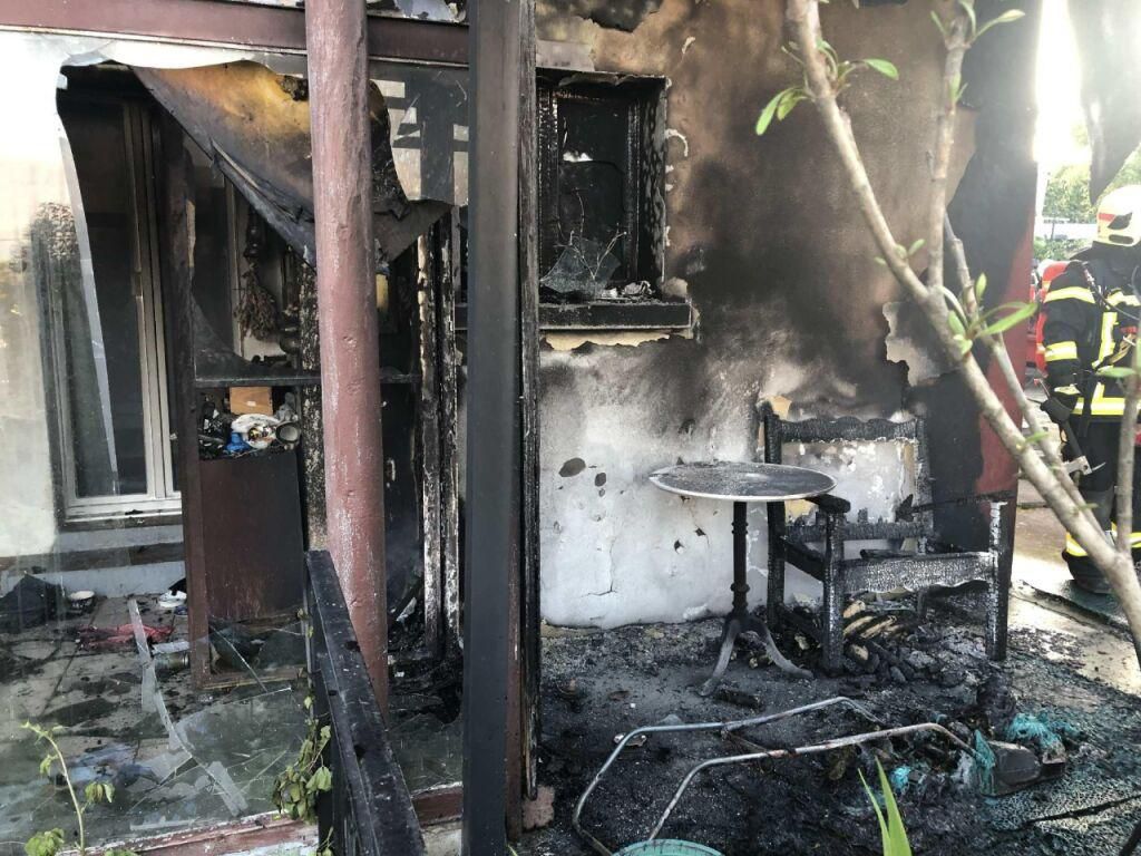 À Granges-Paccot, l’incendie a détruit une pergola dans une propriété privée.