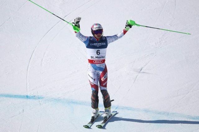 Parti en 30e position après la descente, Luca Aerni a effectué une fabuleuse remontée à l'issue de la seconde manche en slalom, dont il a signé le meilleur chrono.