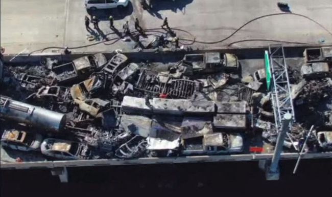 Les images de l’accident survenu sur une autoroute sont saisissantes.