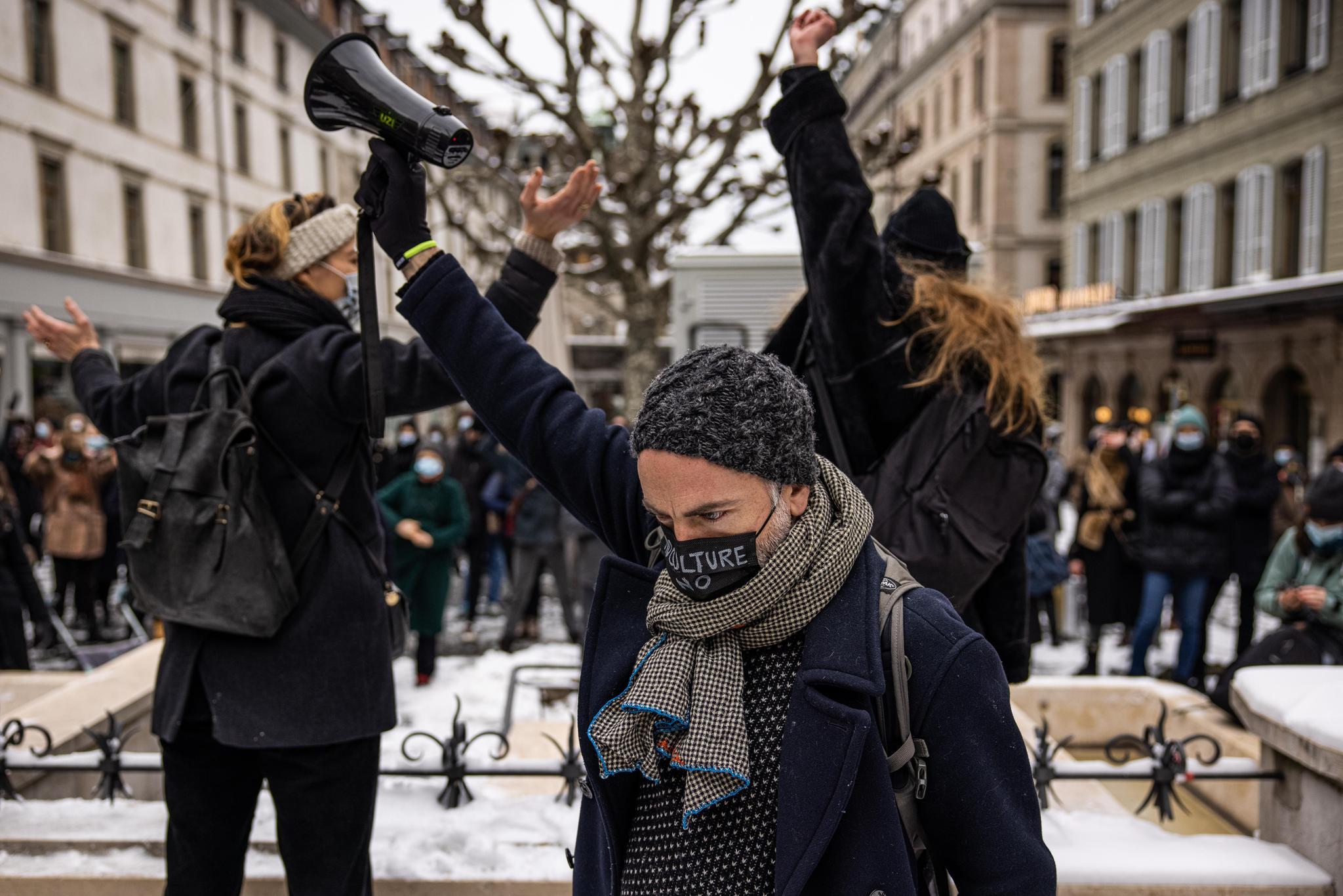 Genève, le 13 février 2021. 
Rassemblement de soutien au milieu culturel à la place du Molard, sous le slogan «No culture, no future».