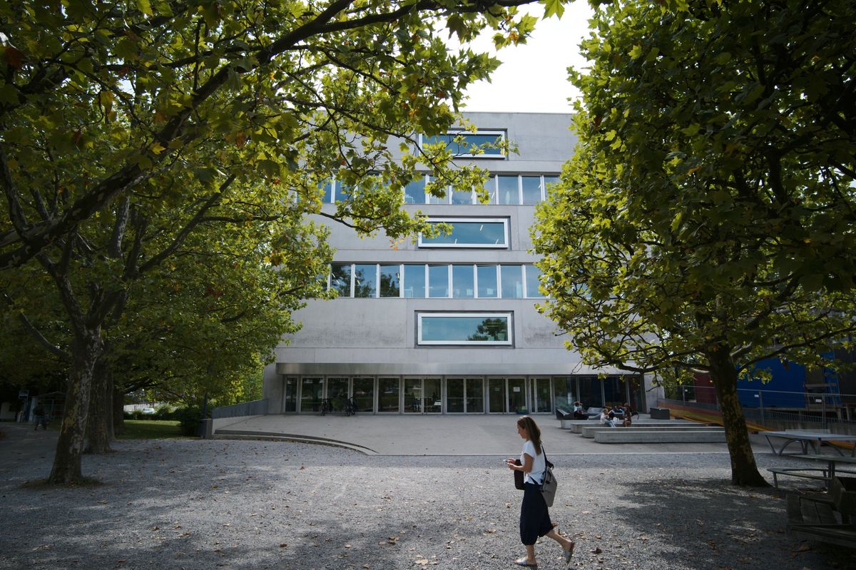 Das Sekundarschulhaus beim Campus Moos, 30. August 2022. Foto: Moritz Hager/Tamedia AG