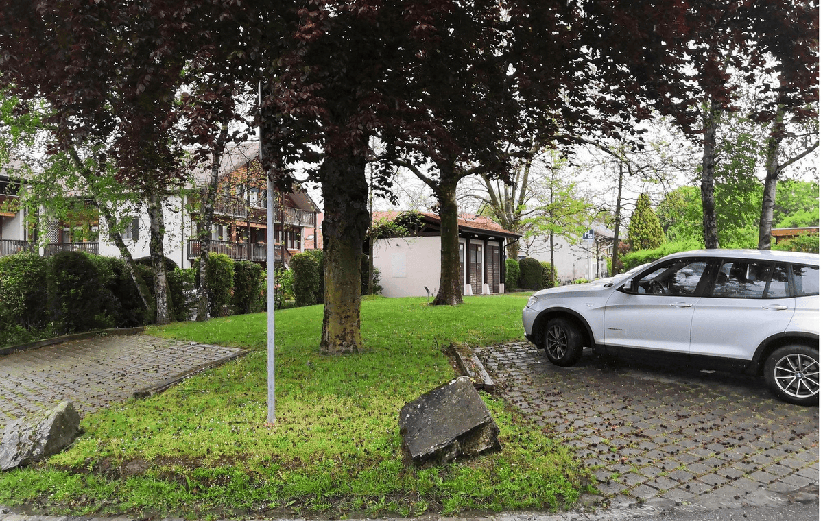 La place petite place de Brunes, à Bardonnex, où l’installation d’un éco-point enterré a fait l’objet d’un référendum.