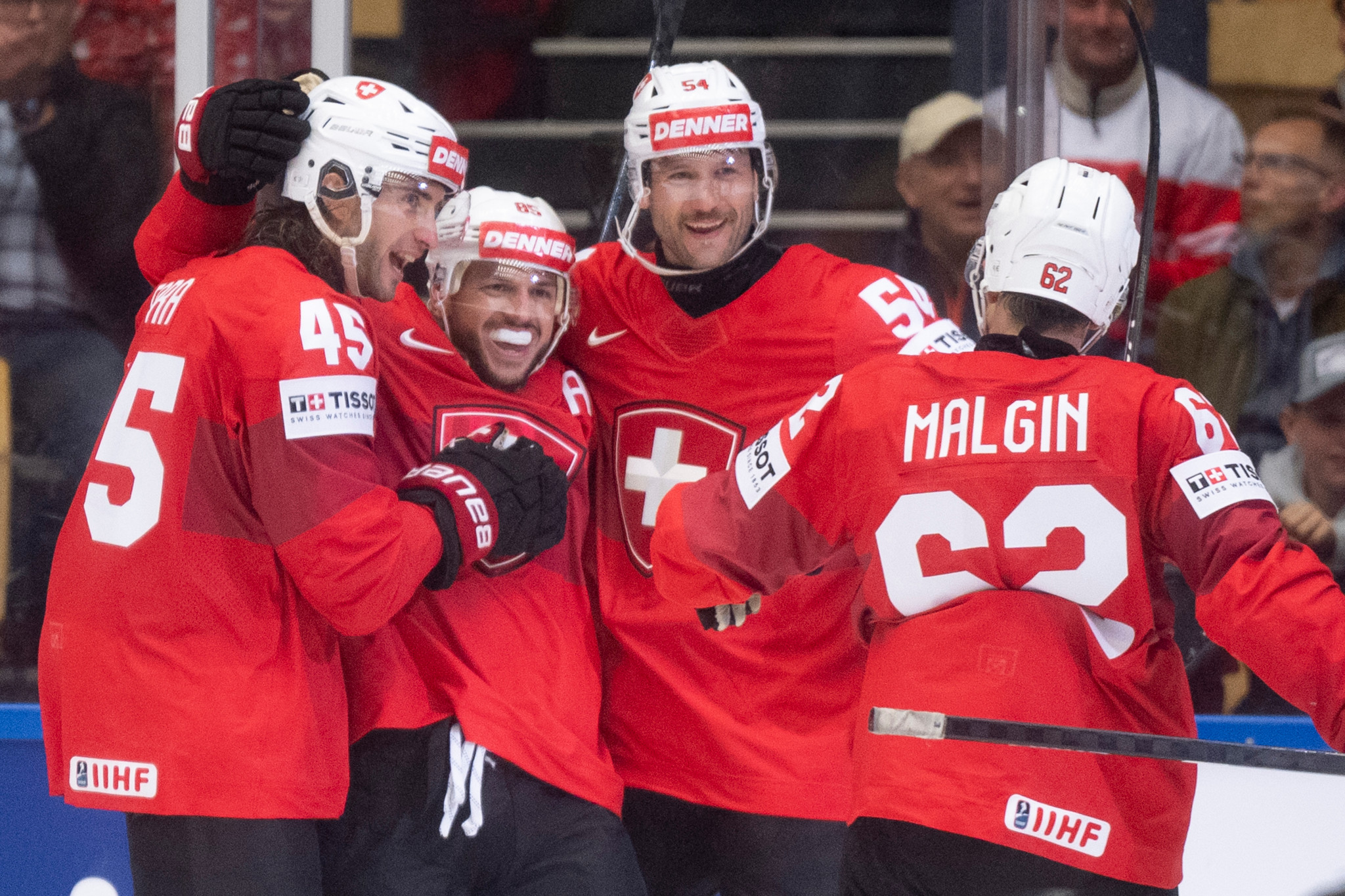 Neuer Eishockey-Torsong: Aus «Richi! I ha gseit, du söusch di guet häbe!» wird «Schwiiz! Ich ha gseit du söllsch di hebe!»