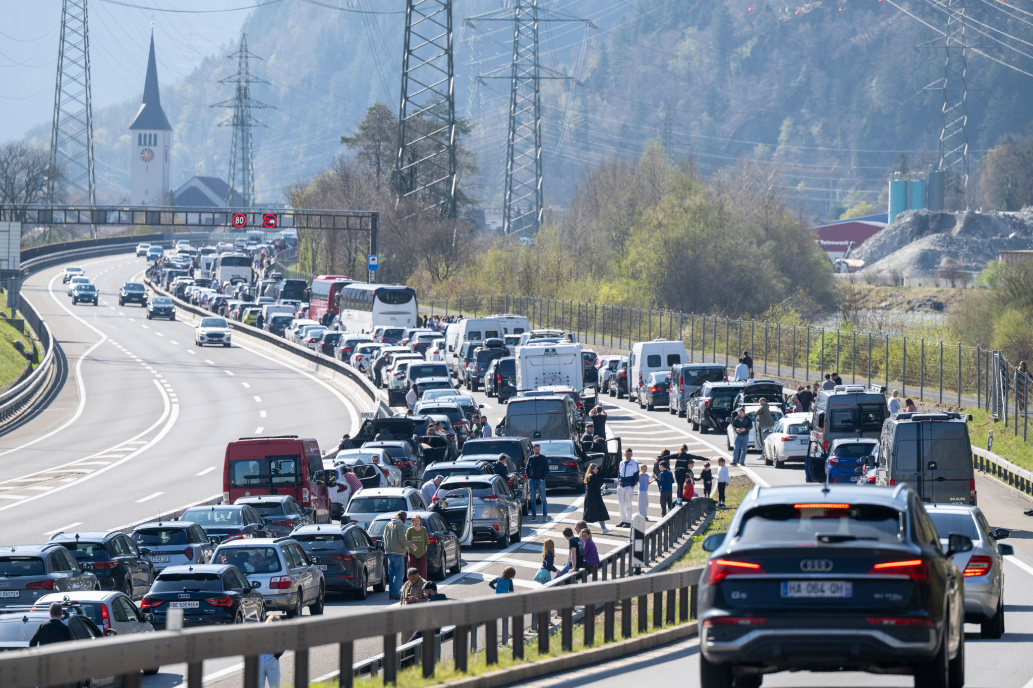 Wunderschone Stau A2 Aktuell Geduldsprobe Fur Autofahrer
