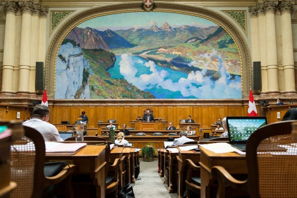 Avis de tempête sur le «deal» baisse d’impôts et cadeau AVS