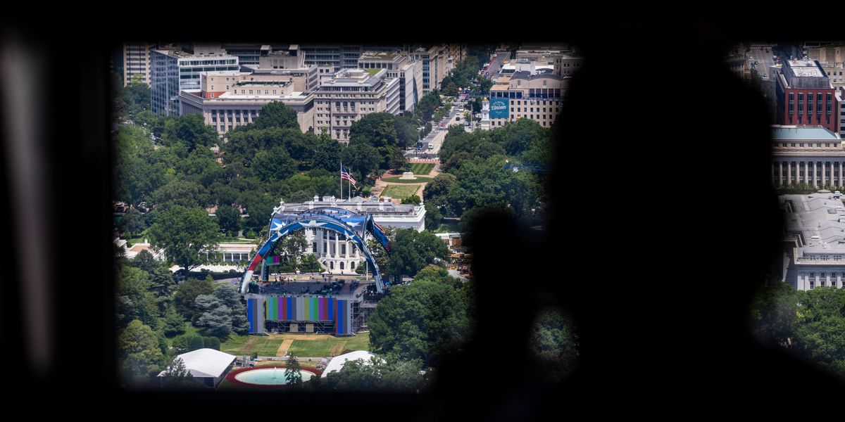 Feierlichkeiten-in-Washington-Es-ist-zu-einem-Zirkus-ausgeartet-Trump-baut-vor-Weissem-Haus-eine-Kampf-Arena-auf