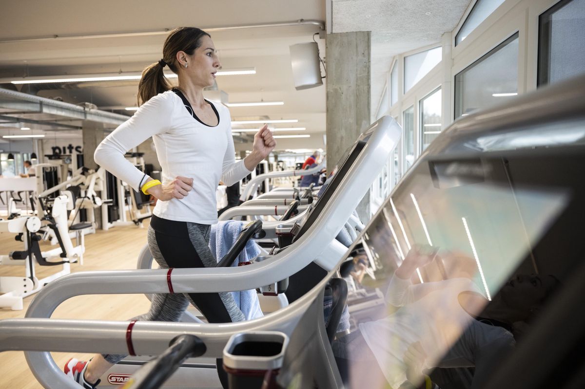 En janvier, la fréquentation des salles de fitness a triplé. 