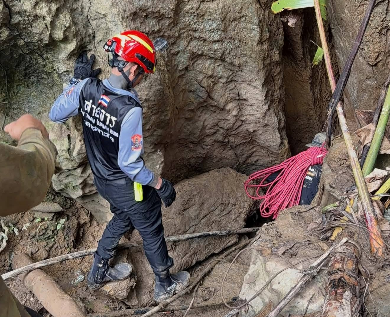 Wettlauf gegen die Zeit: Sieben Menschen in Laos seit Tagen in Höhle eingeschlossen