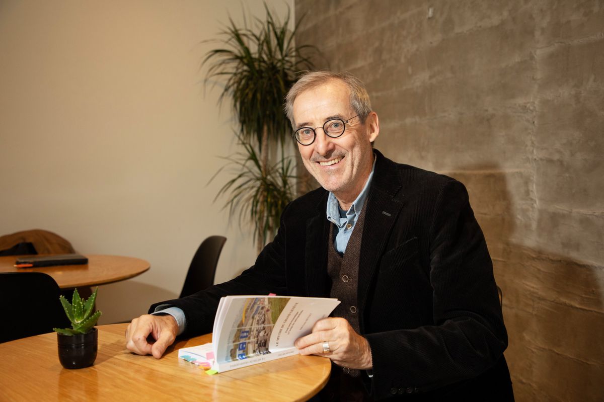 Genève le 26.10.2023, Rue des Rois 13, le Vroom restaurant, Jean-Louis Meynet, économiste, auteur du livre "Le Mythe du Grand Genève" © Georges Cabrera