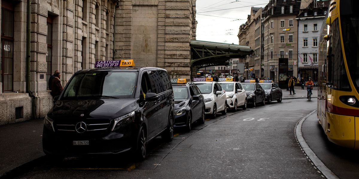 Konkurrenz-durch-Uber-Regierungsrat-muss-Taxigesetz-innerhalb-eines-Jahres-anpassen
