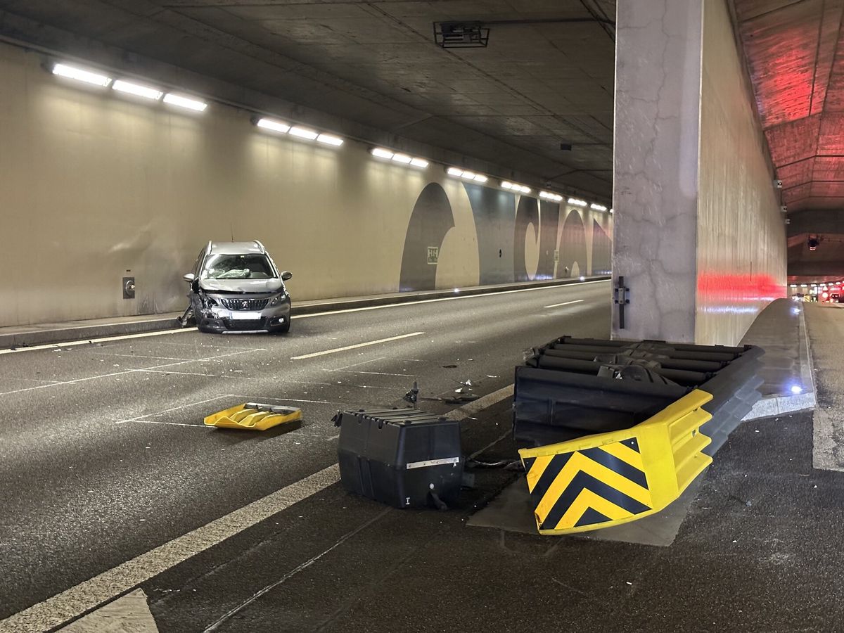 St. Johann-Tunnel nach Sekundenschlaf-Unfall gesperrt | Slowup-Teilnehmer prallt in Fussgänger und flüchtet