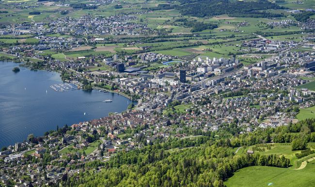 Premier canton cité par le Neuchâtelois: Zoug. C’est notamment plus facile dans un petit canton.