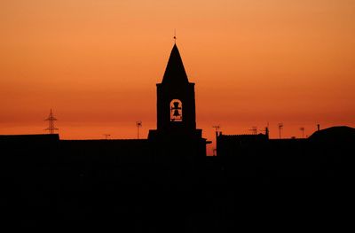 L'Église espagnole a recensé plus de 500 cas en 80 ans