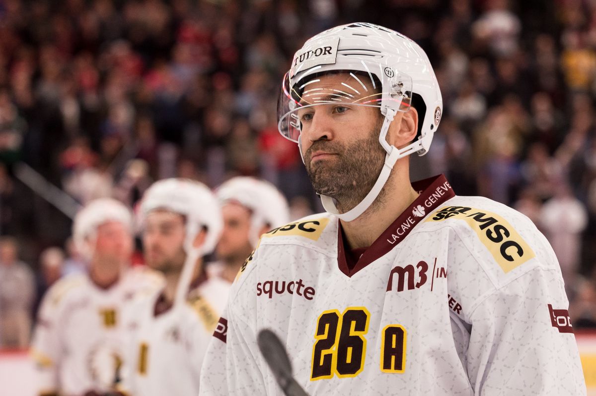 Deception du GSHC apres la defaite 6-1, Daniel Winnik (GSHC), pendant le match entre le Lausanne Hokey Club et le Geneve-Servette Hockey Club comptant pour le championat de National League, le mardi 19 septembre 2023 a la Vaudoise Arena, a Lausanne (Bastien Gallay / GallayPhoto)