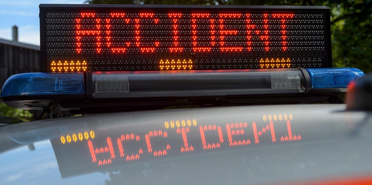 Lully: une voiture sur le toit, d&eacute;sincarc&eacute;ration en cours