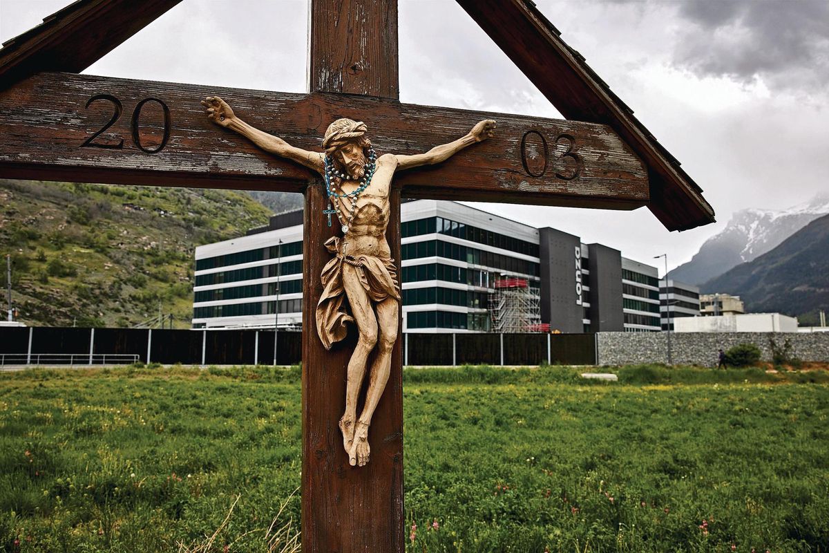 Lonza city ou l’incroyable développement de la petite ville du haut-Valais grâce à la création des chaines de production du vaccin Moderna dans l’usine chimique Lonza. 