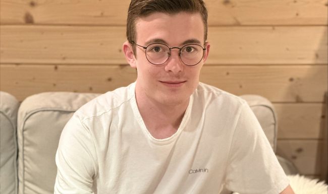 Nico Quinter (23) erhielt eine Anzeige wegen so eines Blatts in einem Karton.
