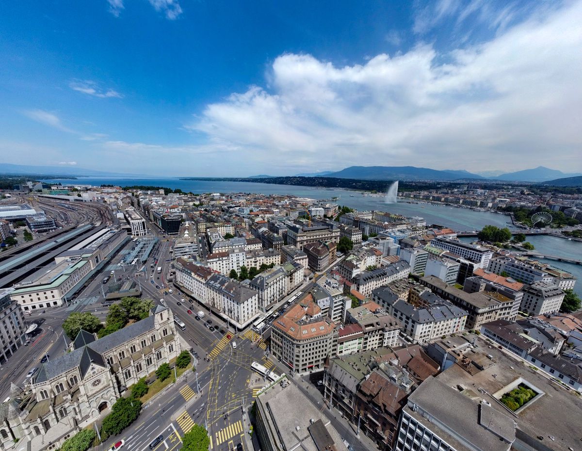 Genève, le 03/06/2022 - La gare de Cornavin et la place Cornavin. Photo LUCIEN FORTUNATI