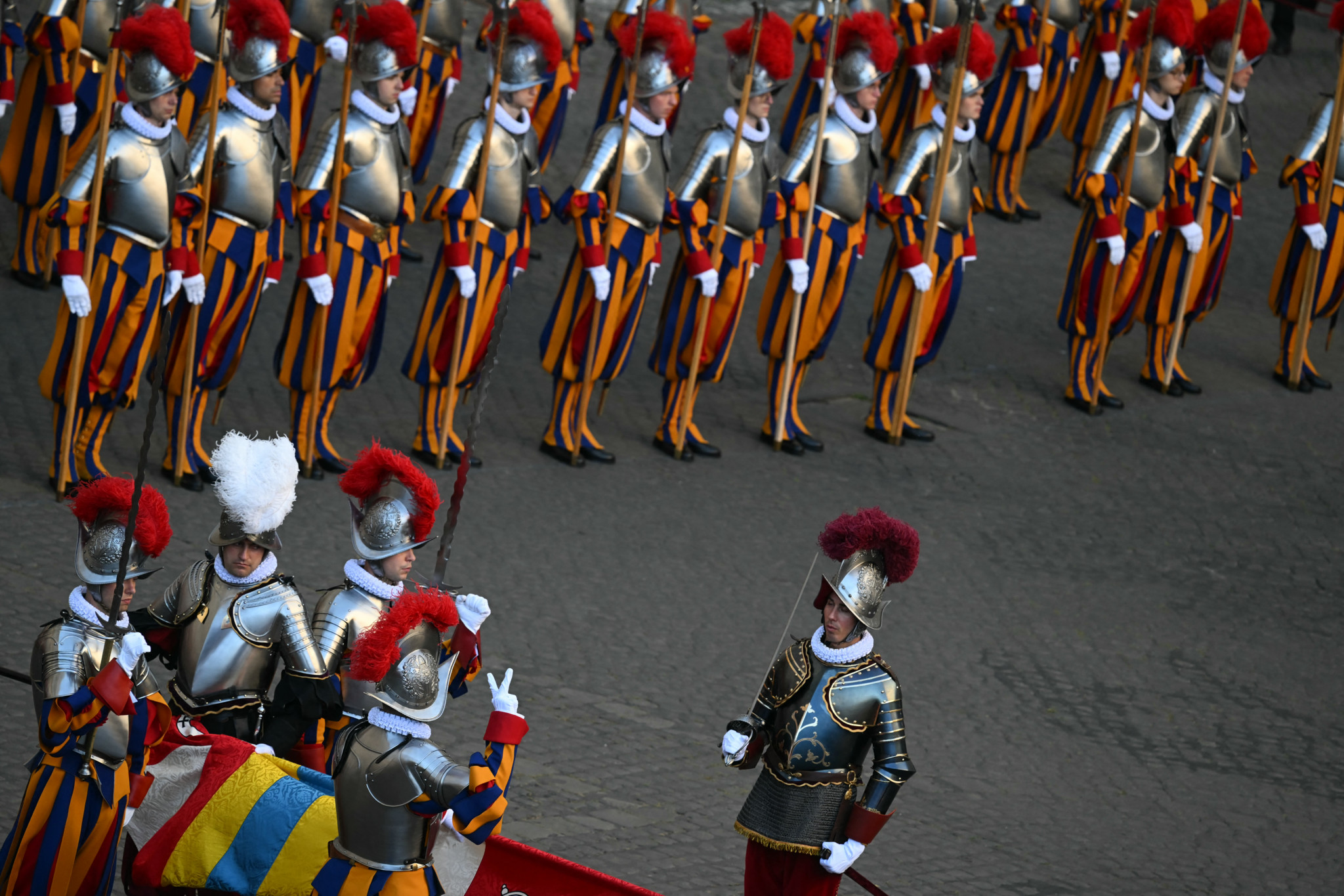 Sécurité au Vatican: Un garde suisse soupçonné d’antisémitisme fait l’objet d’une enquête