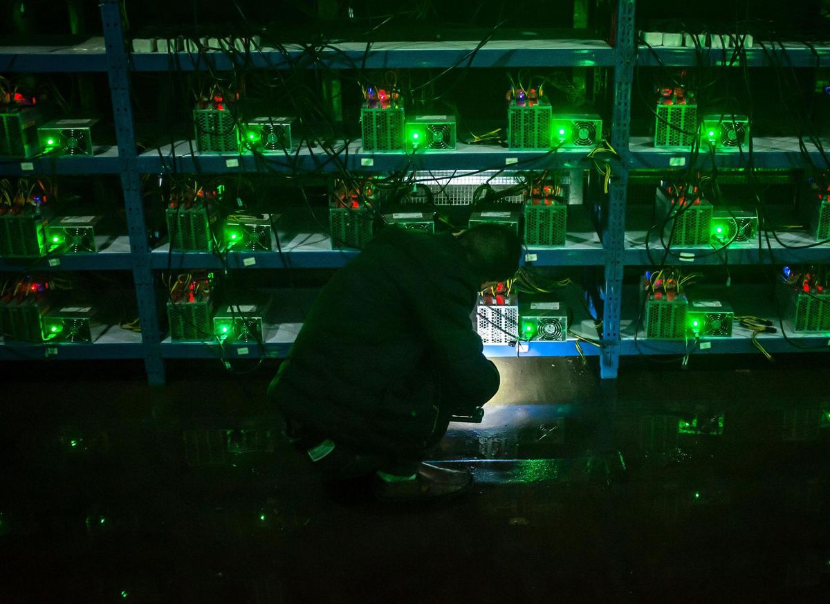 Weshalb die Kryptowährung an Wert verliert - Fällt der Bitcoin-Kurs jetzt  ins Bodenlose?