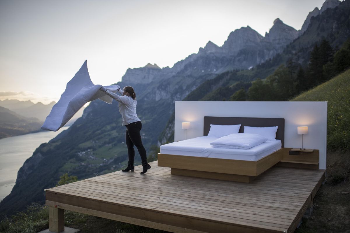 Le projet «Null Stern – la seule étoile c’est vous» rencontre un franc succès en Suisse alémanique et débarque prochainement en Suisse romande. La beauté du paysage est au centre du concept.