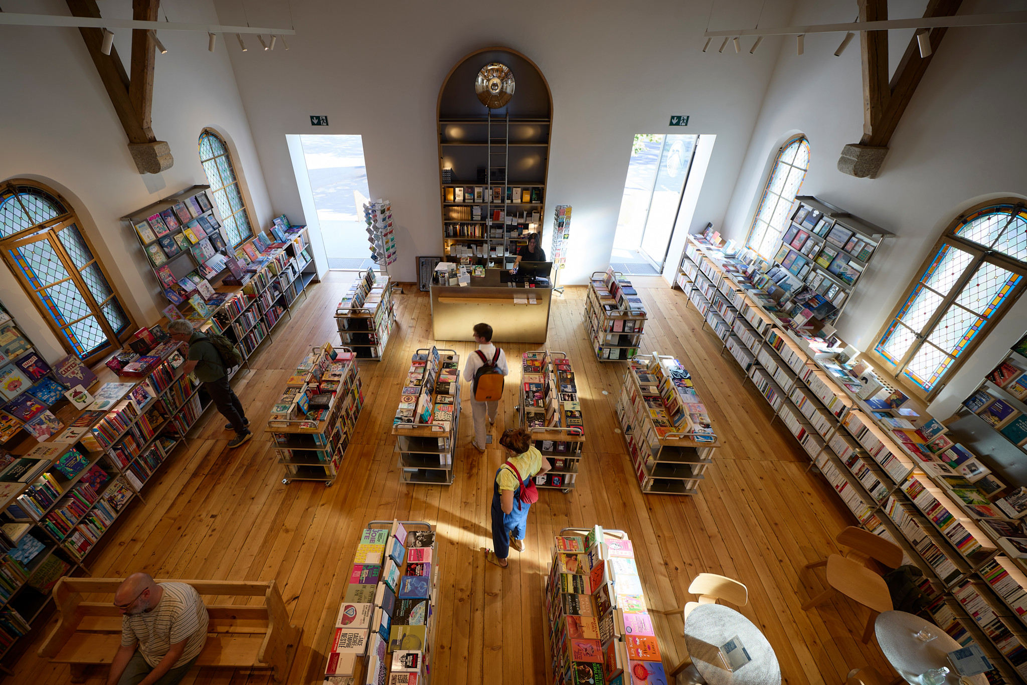Dans la chapelle: Une librairie digne de «Harry Potter» s’est ouverte à la gare de Renens