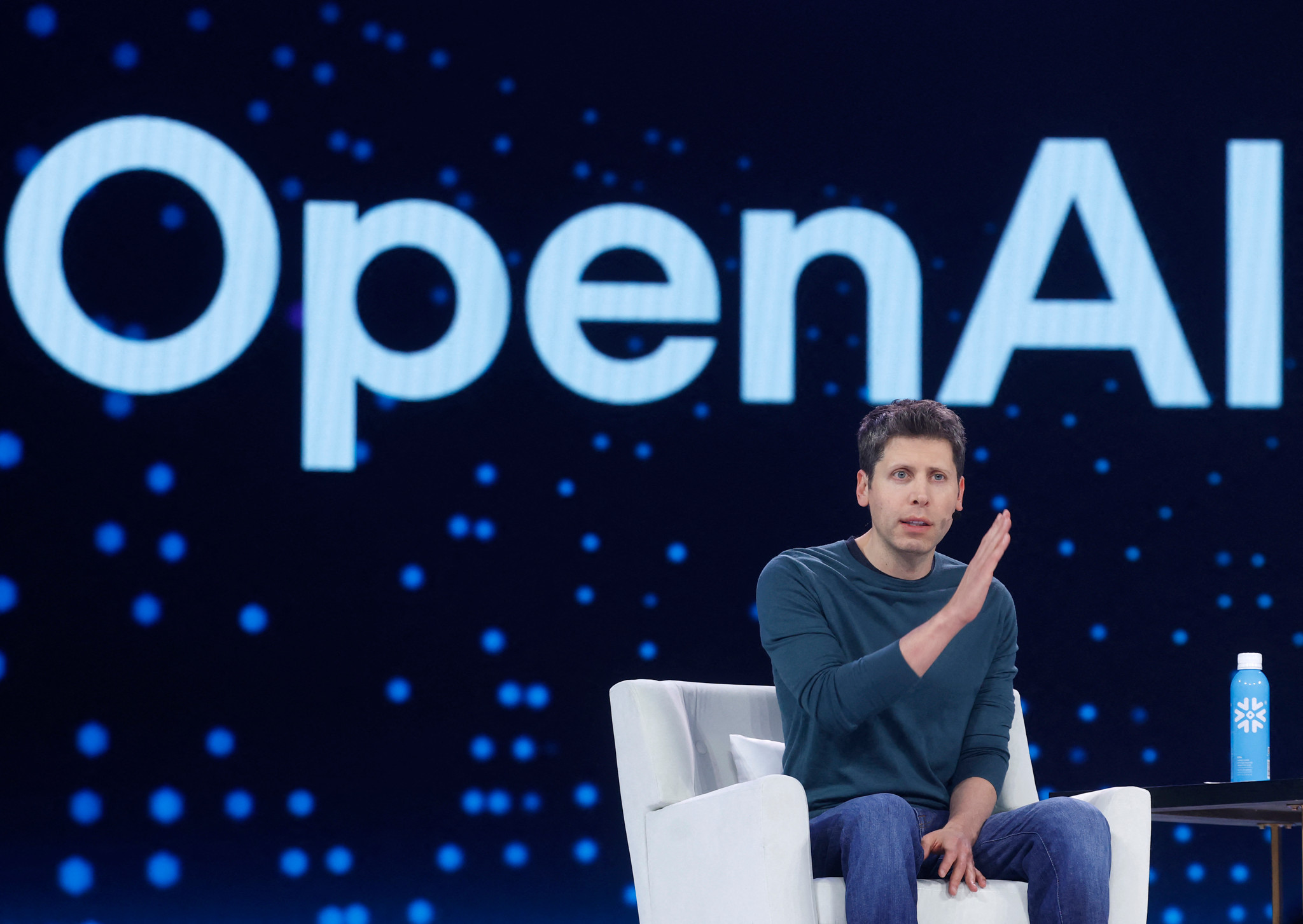 AI arms race: OpenAI burns billions — and now hopes for advertising in ChatGPT